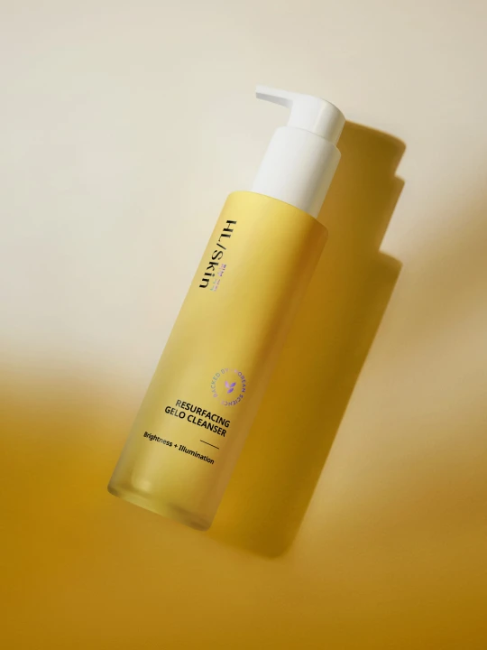 Produkcyjny żel do twarzy HI Sun Resurfacing Gel Cleanser.jpg